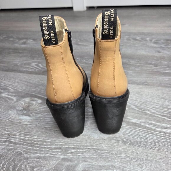 Dr. Martens Women's - Magdalena Tan Wyoming Leather Heeled Zip Boots - Size 5 - Picture 5 of 11